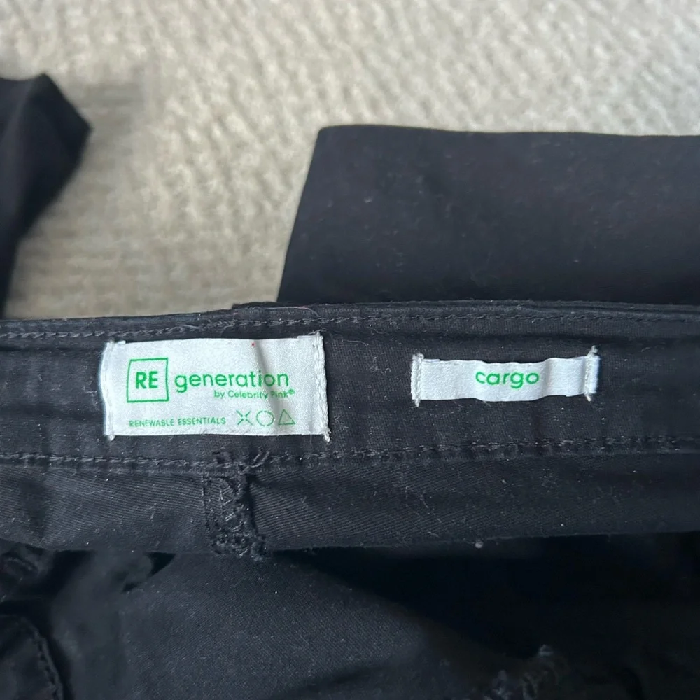 Women’s Black Cargo Pants - Size 20 - Picture 3 of 4